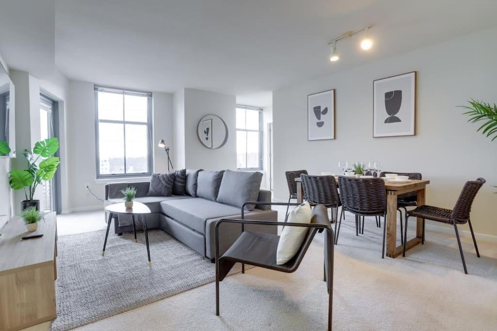 Fantastic 2 Bedroom Condo At Pentagon City アーリントン エクステリア 写真