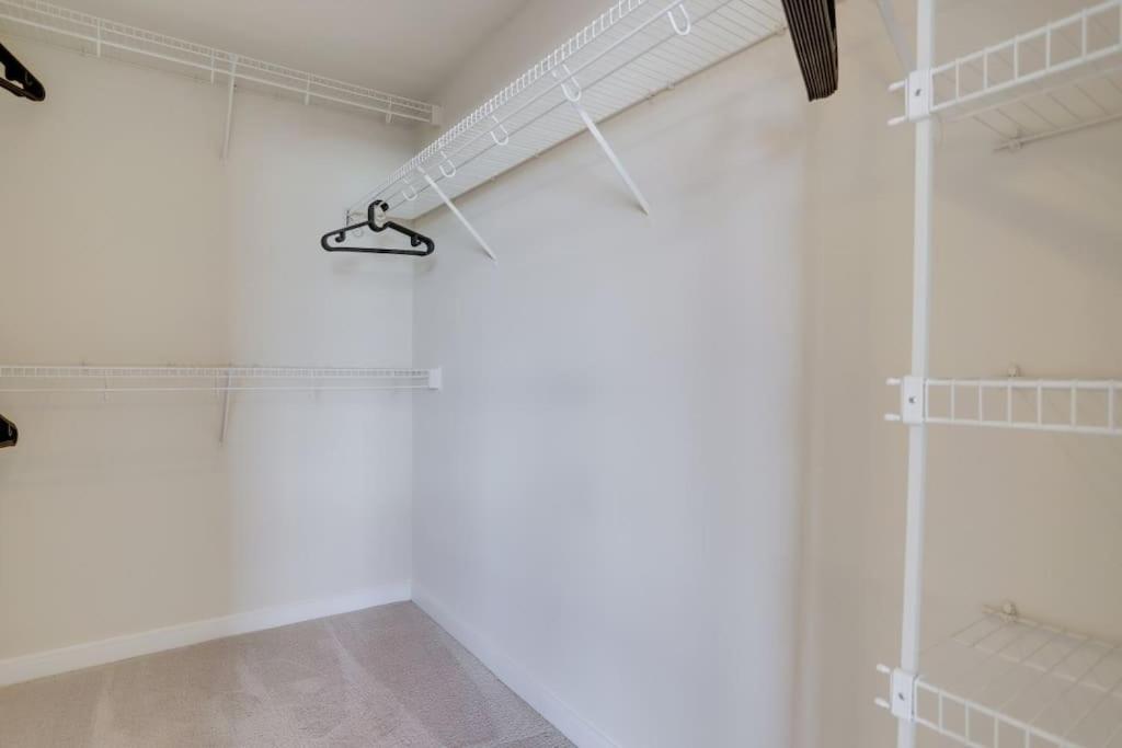 Fantastic 2 Bedroom Condo At Pentagon City アーリントン エクステリア 写真