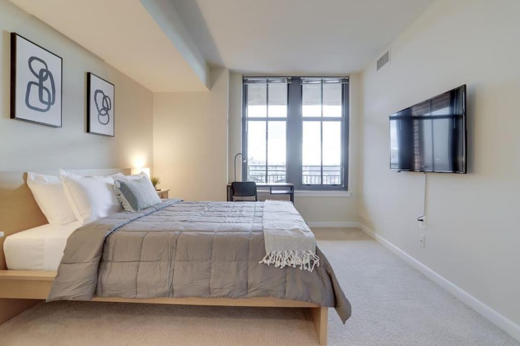 Fantastic 2 Bedroom Condo At Pentagon City アーリントン エクステリア 写真